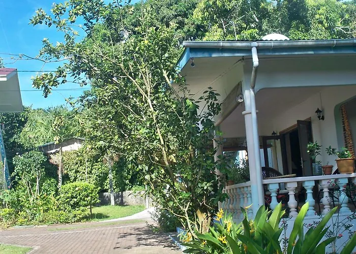 Chez Julie Anse Boileau